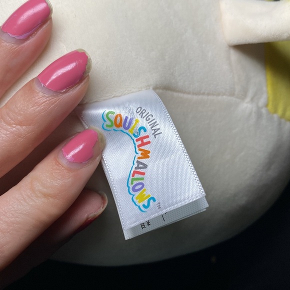 Squishmallows Stuffed Animal Bodie - Picture 5 of 6